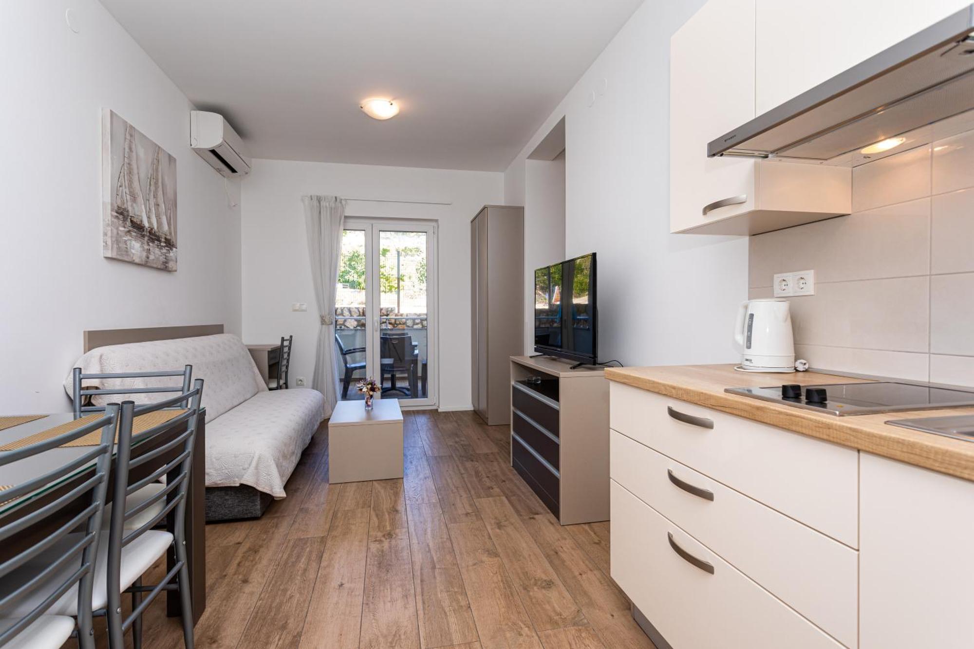 Apartments Crnekovic Tomislava 8A Baska  Exterior photo